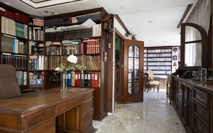 Image No.2-8 Bed Townhouse for sale