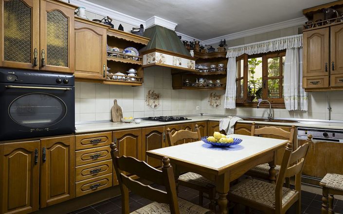 Image No.5-8 Bed Townhouse for sale
