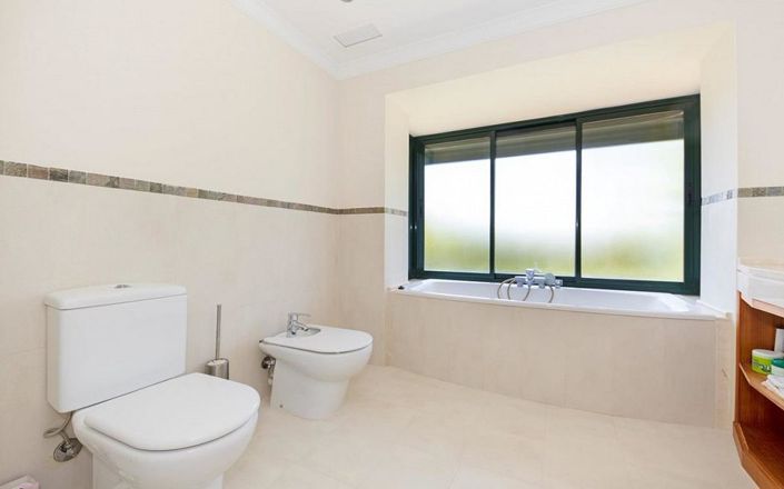 Image No.11-6 Bed Villa for sale