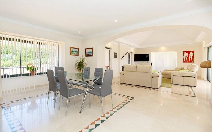 Image No.2-6 Bed Villa for sale