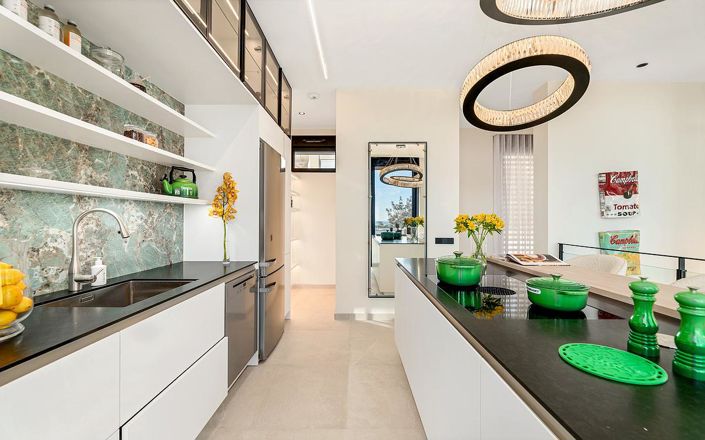 Image No.5-5 Bed Villa for sale