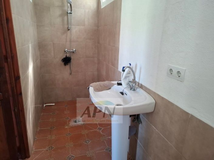 Image No.17-2 Bed Country House for sale