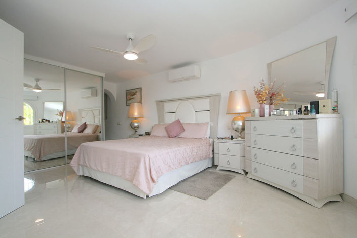 Image No.8-3 Bed Villa for sale