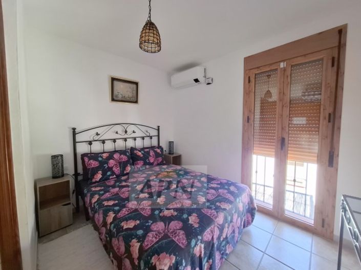 Image No.13-2 Bed Townhouse for sale