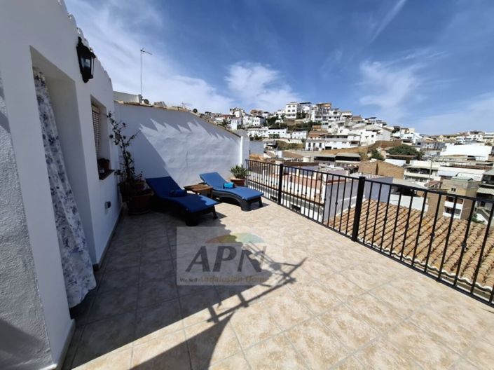 Image No.16-2 Bed Townhouse for sale