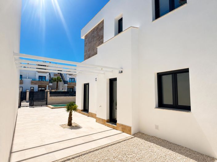 Image No.14-3 Bed Villa for sale