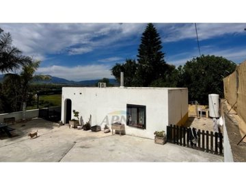 country-house-in-cartama-1-large