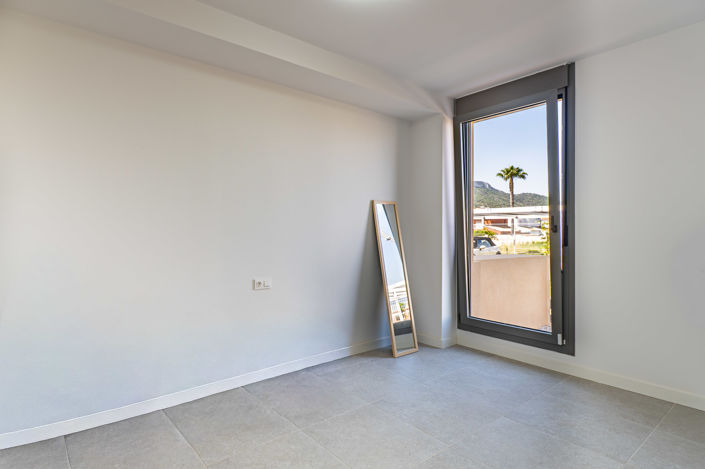 Image No.13-3 Bed Apartment for sale