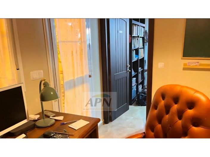 Image No.14-5 Bed Townhouse for sale