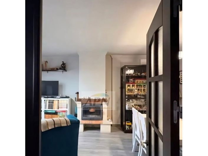 Image No.2-5 Bed Townhouse for sale