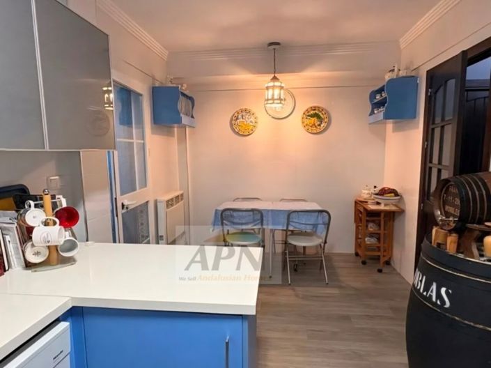 Image No.7-5 Bed Townhouse for sale