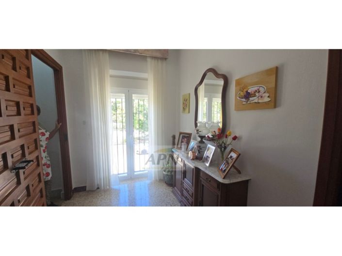 Image No.5-3 Bed Townhouse for sale