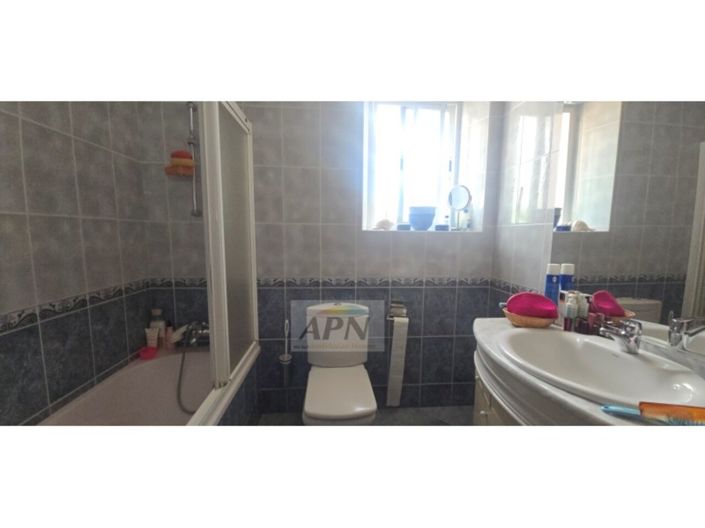 Image No.7-3 Bed Townhouse for sale