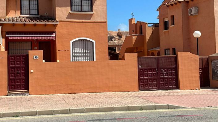 Image No.25-3 Bed Apartment for sale