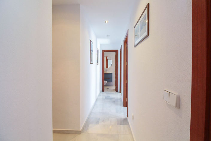 Image No.20-3 Bed Apartment for sale