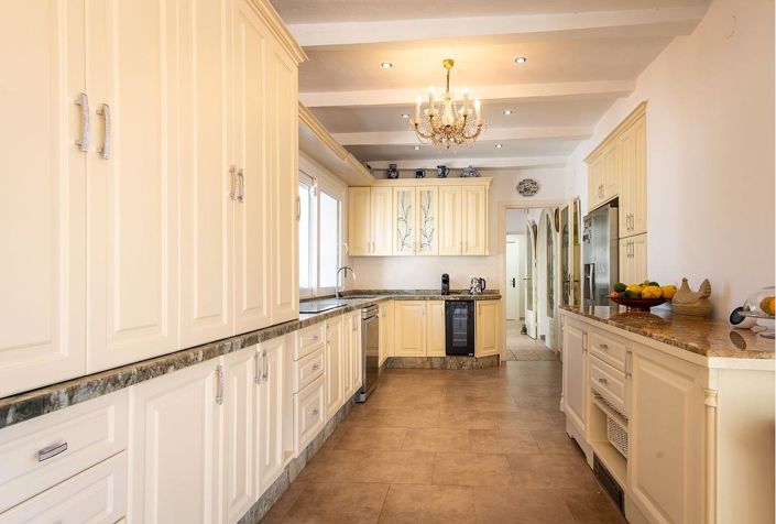 Image No.4-4 Bed Villa for sale