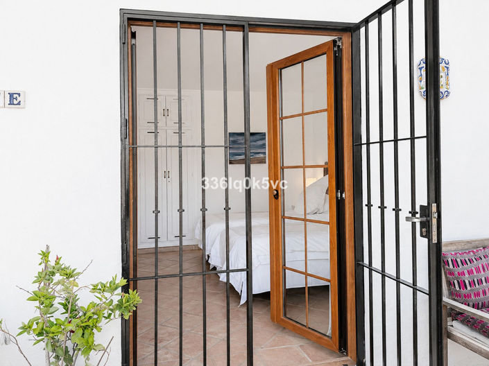 Image No.22-3 Bed Apartment for sale