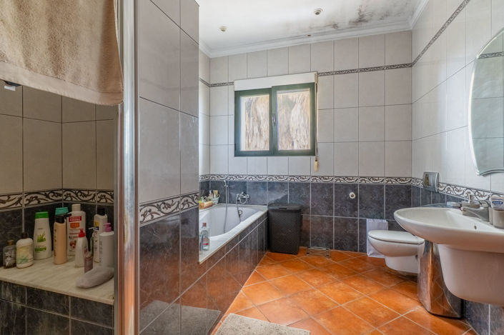 Image No.38-5 Bed Villa for sale
