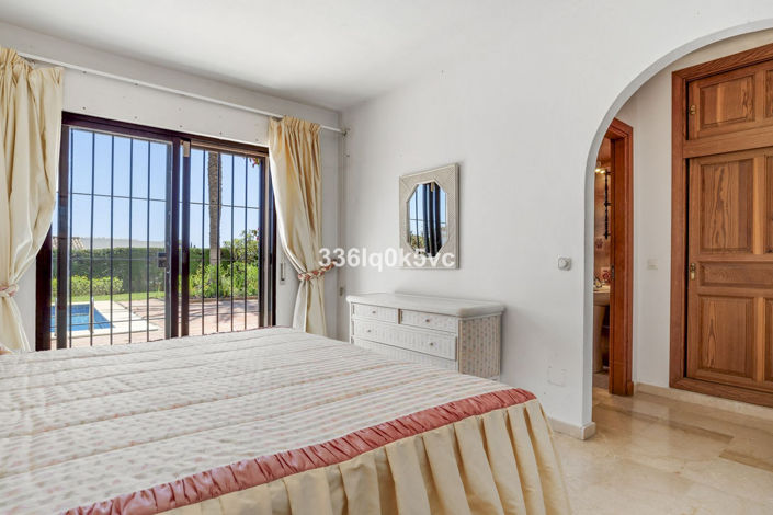 Image No.12-4 Bed Villa for sale