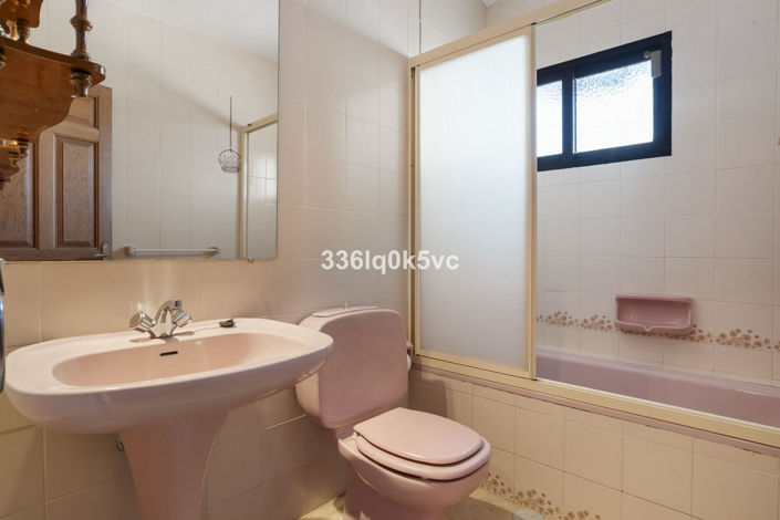 Image No.17-4 Bed Villa for sale