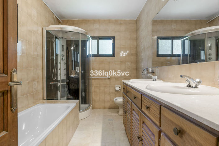 Image No.19-4 Bed Villa for sale