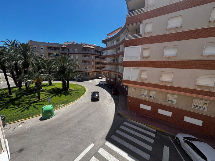 Image No.20-2 Bed Apartment for sale