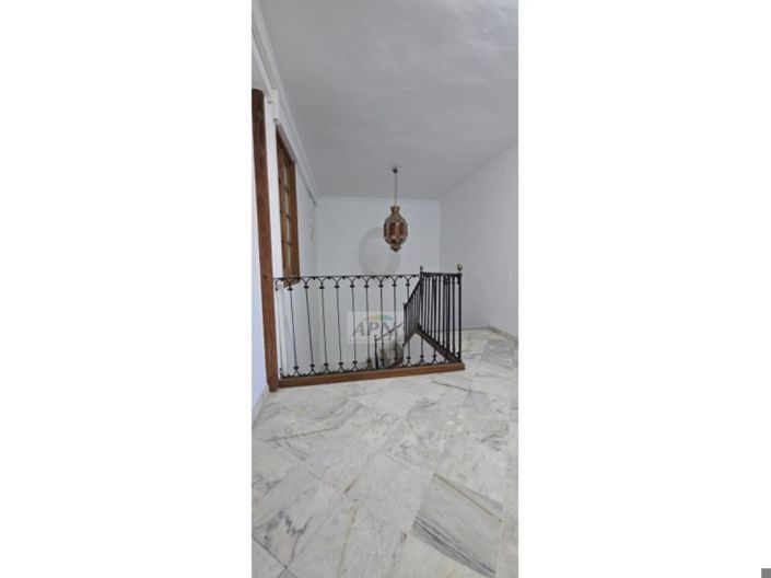 Image No.14-7 Bed Townhouse for sale