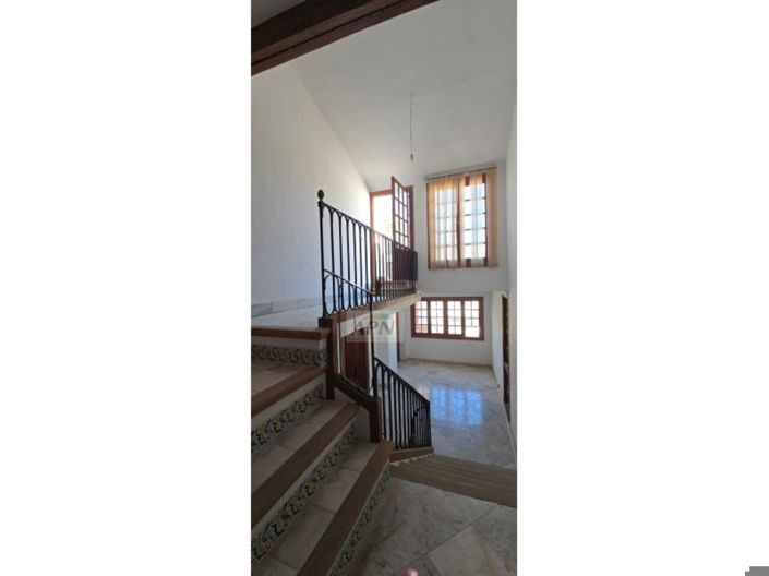 Image No.16-7 Bed Townhouse for sale