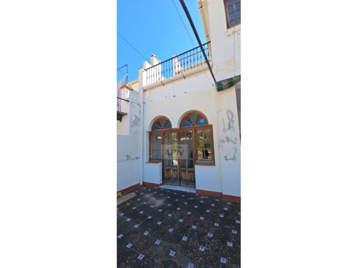 Image No.18-7 Bed Townhouse for sale