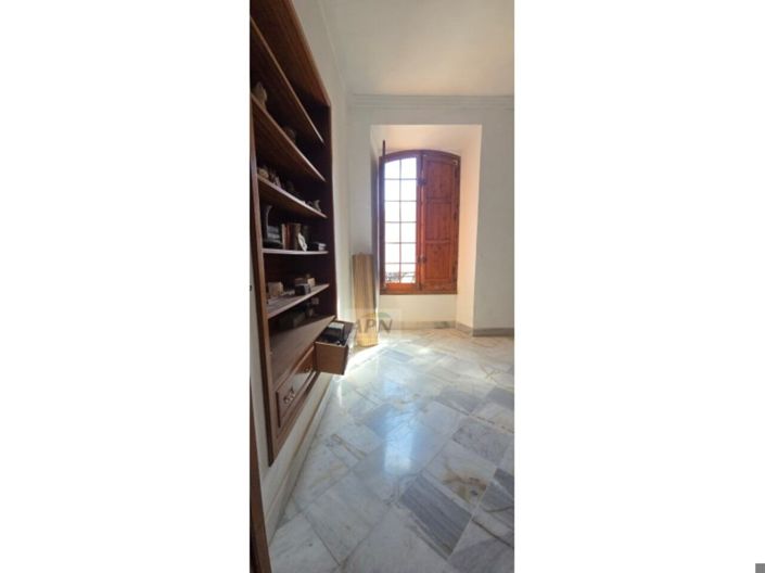 Image No.30-7 Bed Townhouse for sale