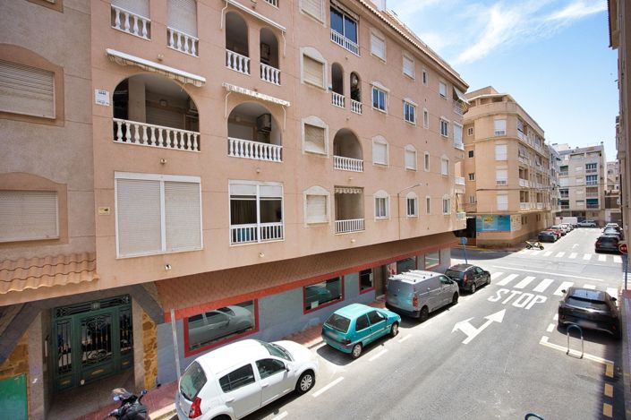 Image No.2-Appartement de 2 chambres à vendre à Torrevieja