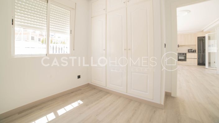 Image No.13-3 Bed Townhouse for sale