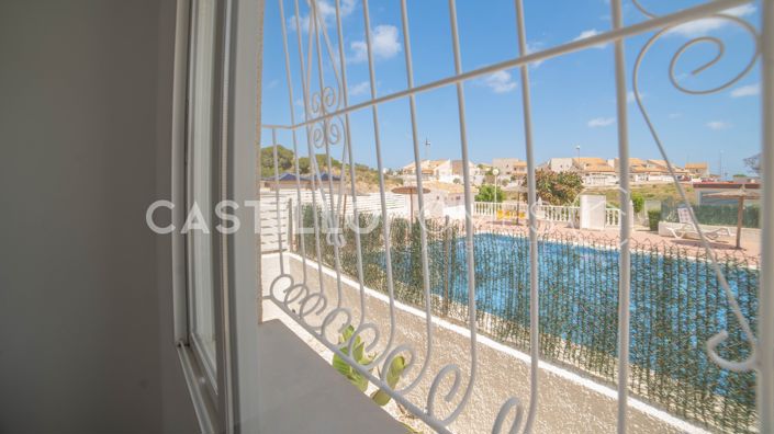 Image No.19-3 Bed Townhouse for sale