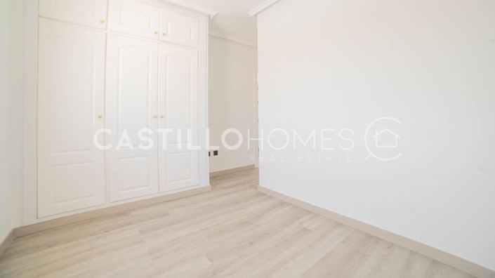 Image No.27-3 Bed Townhouse for sale