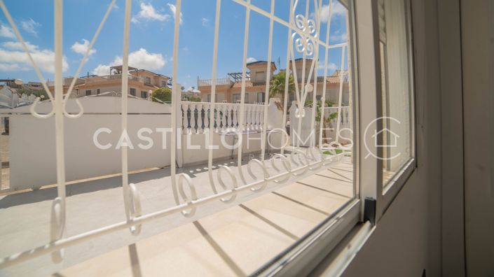 Image No.29-3 Bed Townhouse for sale