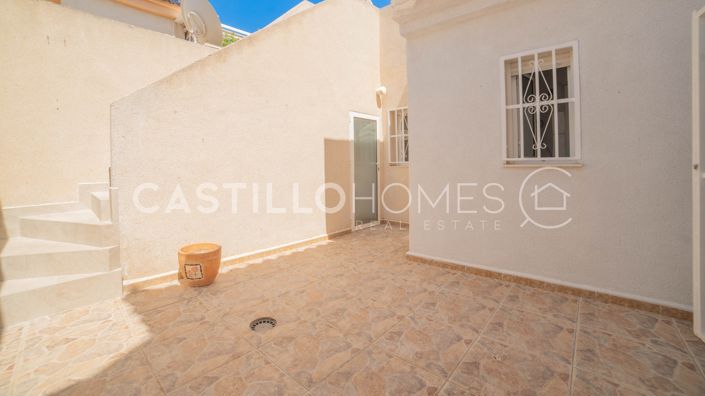 Image No.31-3 Bed Townhouse for sale