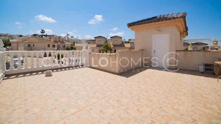 Image No.36-3 Bed Townhouse for sale
