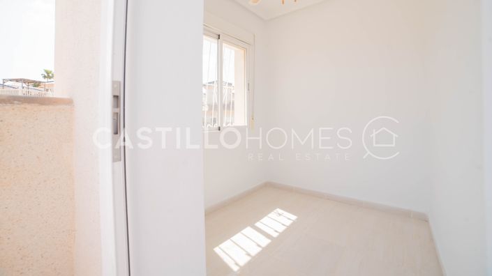 Image No.39-3 Bed Townhouse for sale