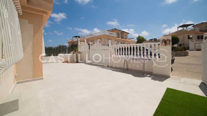 Image No.4-3 Bed Townhouse for sale