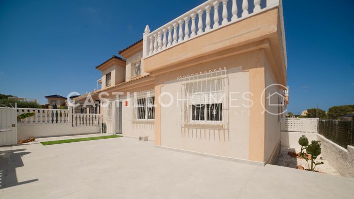 Image No.45-3 Bed Townhouse for sale