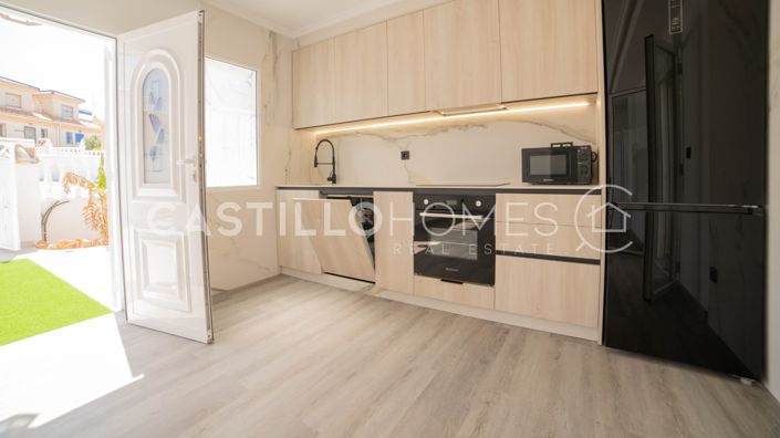 Image No.7-3 Bed Townhouse for sale