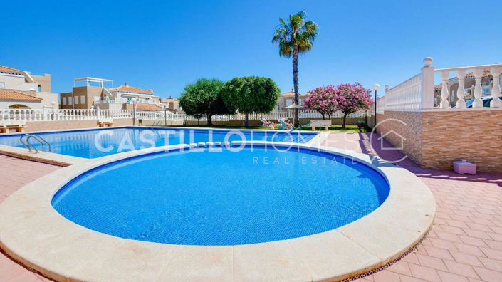 Image No.2-Bungalow de 2 chambres à vendre à Torrevieja