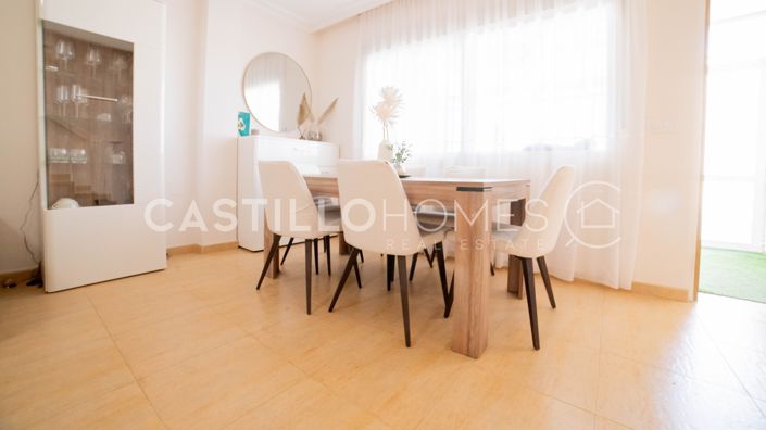 Image No.15-4 Bed Townhouse for sale