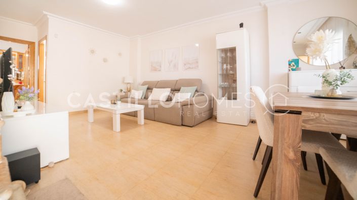 Image No.17-4 Bed Townhouse for sale