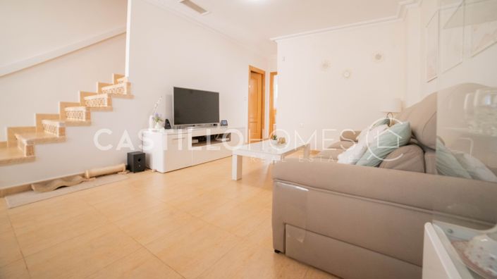 Image No.18-4 Bed Townhouse for sale