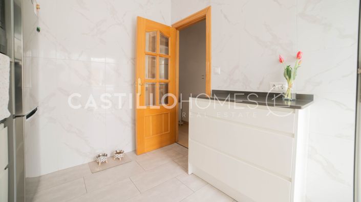 Image No.23-4 Bed Townhouse for sale
