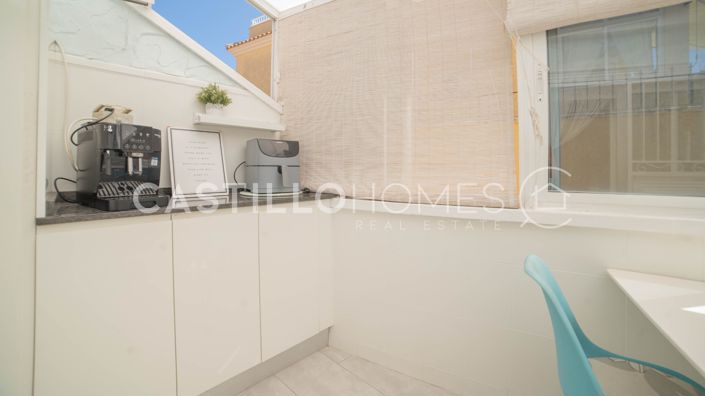 Image No.28-4 Bed Townhouse for sale