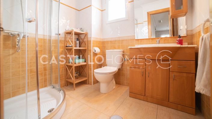 Image No.31-4 Bed Townhouse for sale