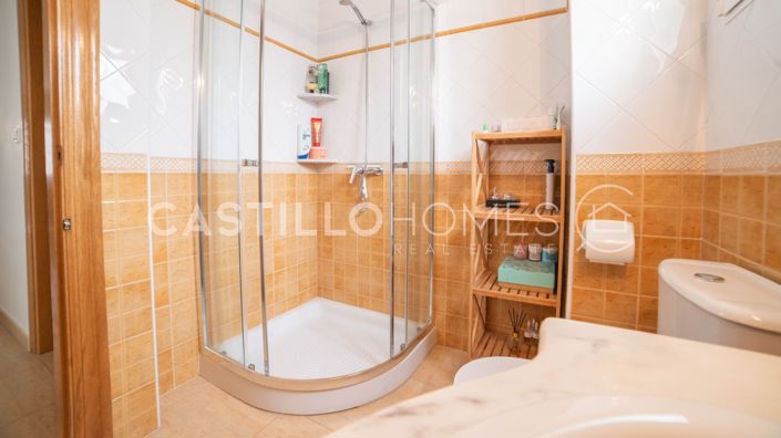 Image No.32-4 Bed Townhouse for sale
