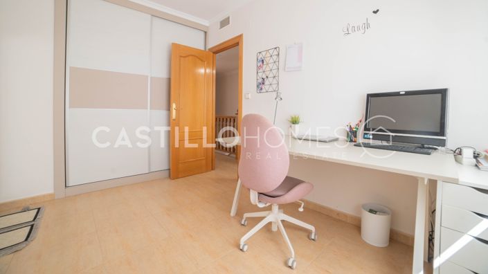 Image No.45-4 Bed Townhouse for sale